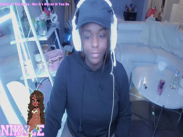 Live sex webcam photo for Nik0le #271775484