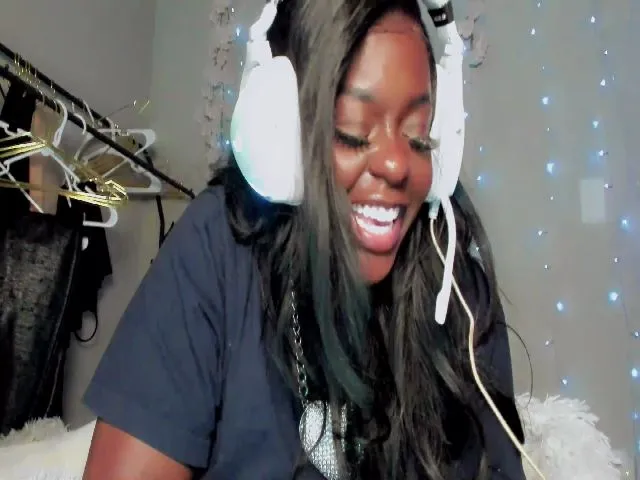 Live sex webcam photo for Nik0le #272278729