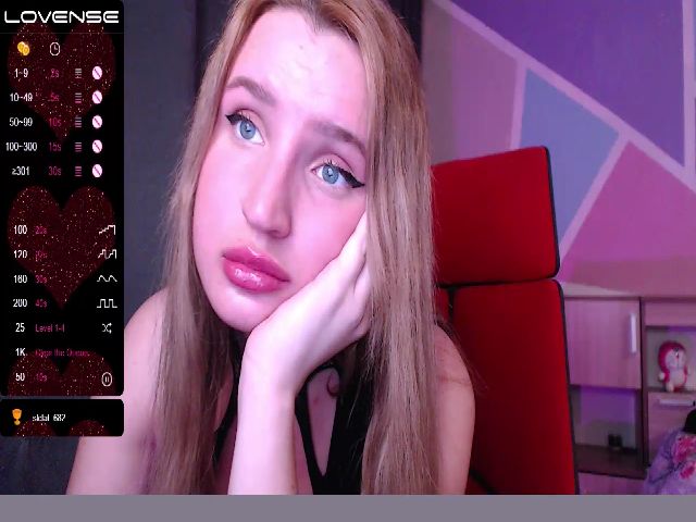 Live sex webcam photo for Nikaking22 #273331291