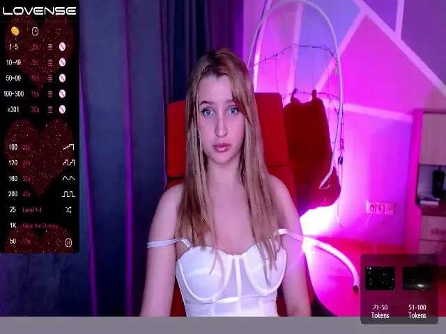 Live sex webcam photo for Nikaking22 #273488244