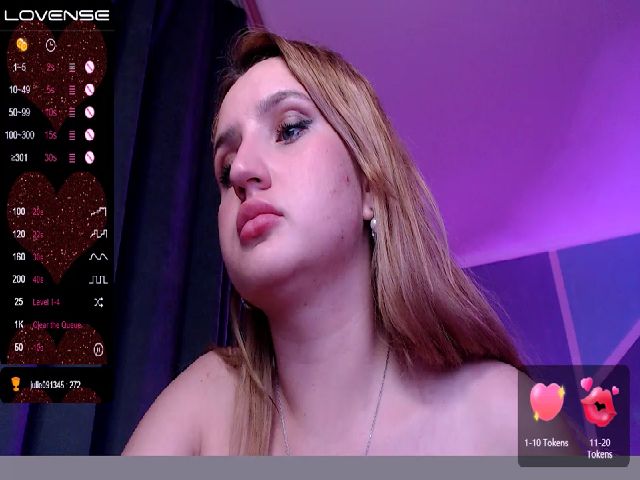 Live sex webcam photo for Nikaking22 #273555563