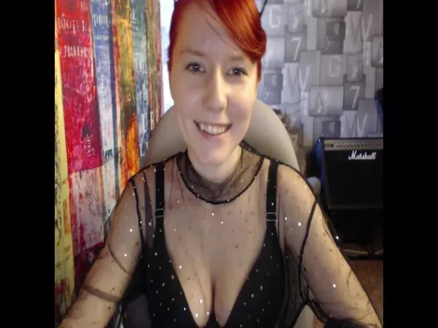 Live sex webcam photo for NikiFoks18 #273989284