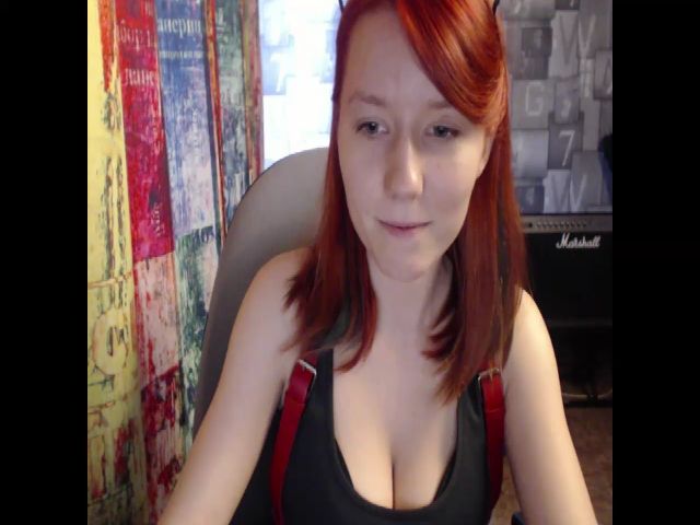 Live sex webcam photo for NikiFoks18 #274011176