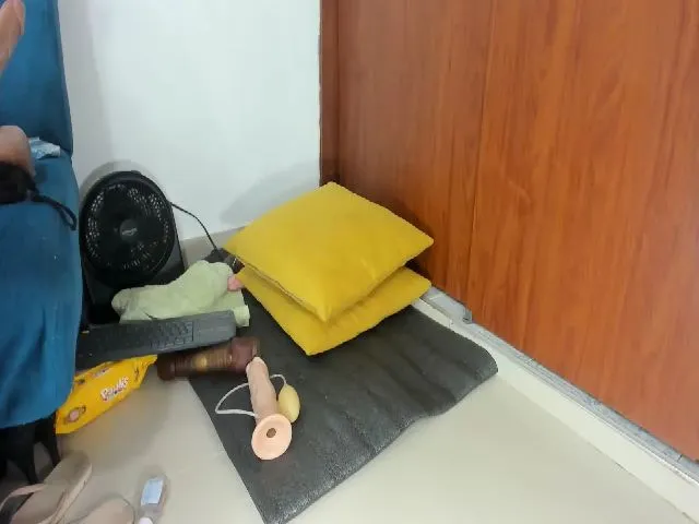 Live sex webcam photo for NikiFox1 #273265214