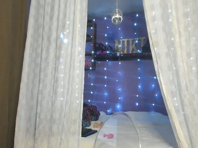 Live sex webcam photo for Nikibutterfly #272166770