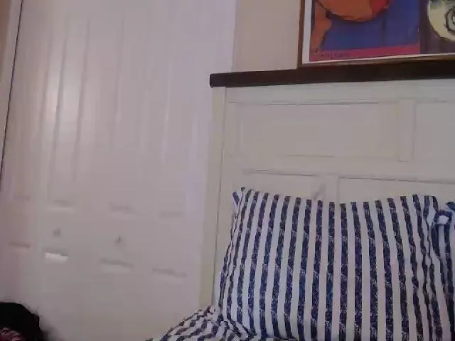 Live sex webcam photo for NikkiDawson #272884187