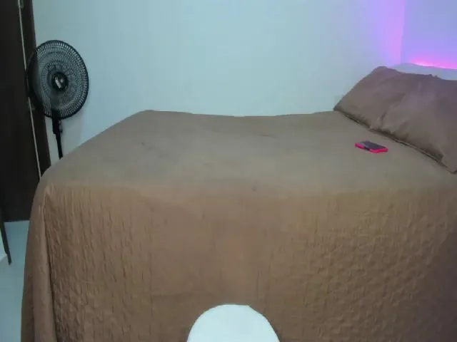 Live sex webcam photo for Nikki_lanz #272957014