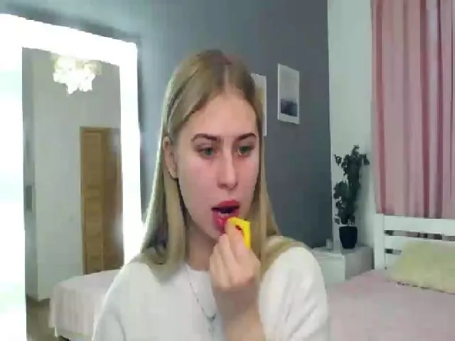 Live sex webcam photo for NikoleBereg #271951883