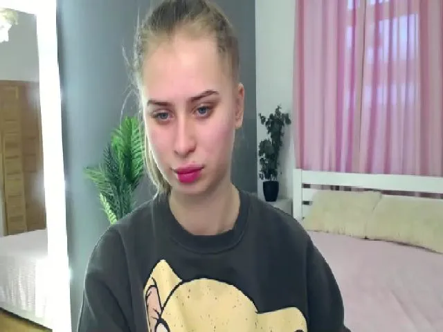 Live sex webcam photo for NikoleBereg #272018101