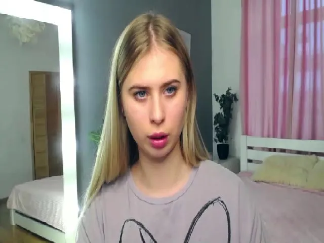 Live sex webcam photo for NikoleBereg #272068697