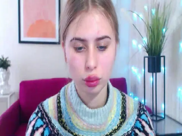 Live sex webcam photo for NikoleBereg #272158937