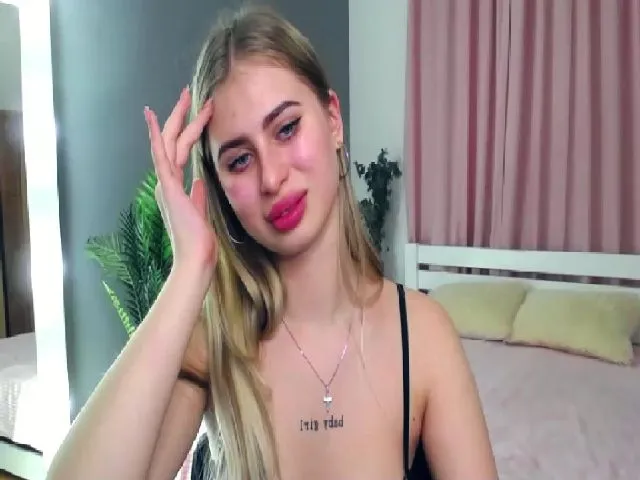 Live sex webcam photo for NikoleBereg #272284980