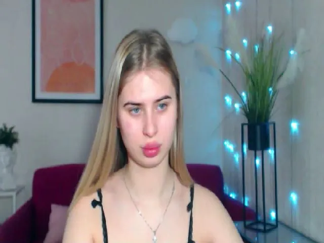 Live sex webcam photo for NikoleBereg #272355318
