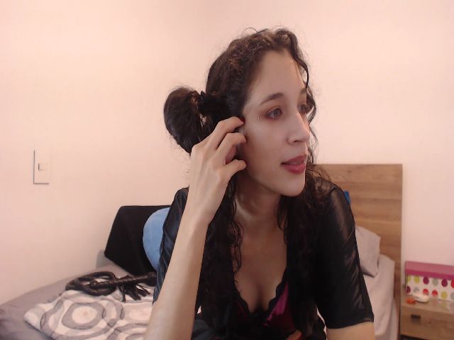 Live sex webcam photo for Nina_Doux #271823298