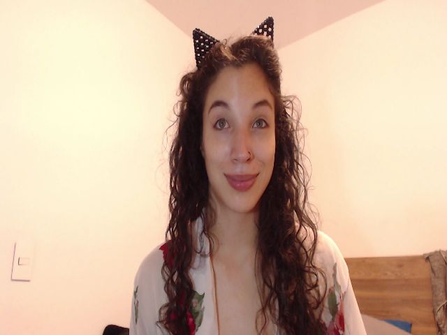 Live sex webcam photo for Nina_Doux #272693886