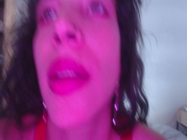 Live sex webcam photo for Nina_Doux #274528360