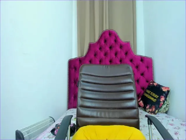 Live sex webcam photo for Nina_dee #271812141