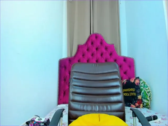 Live sex webcam photo for Nina_dee #272200184