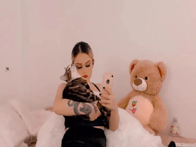 Live sex webcam photo for Ninavolkov #272495498