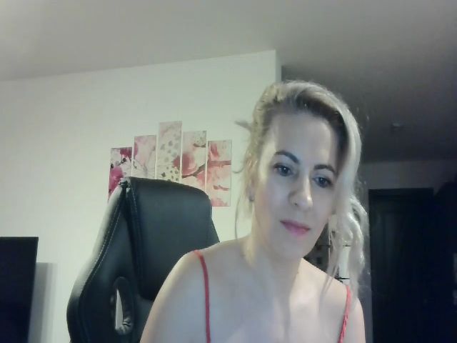 Live sex webcam photo for NlGHT_WlSH #272164945