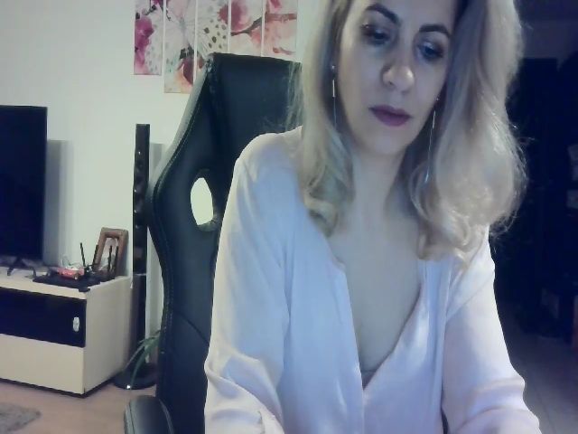 Live sex webcam photo for NlGHT_WlSH #272761984