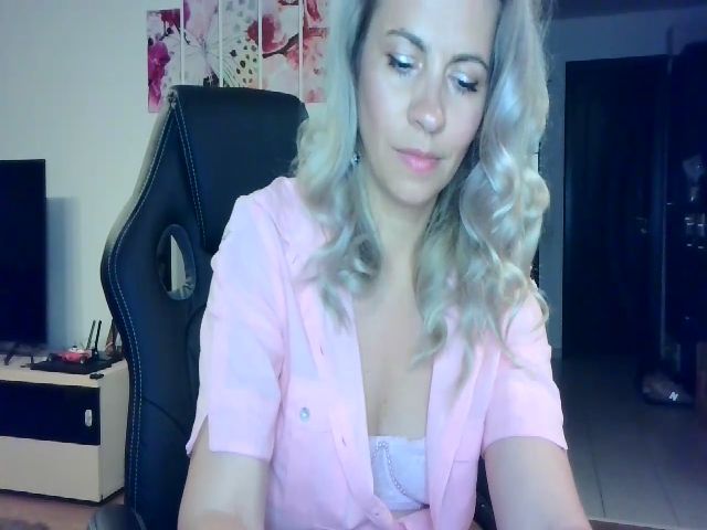 Live sex webcam photo for NlGHT_WlSH #273274937