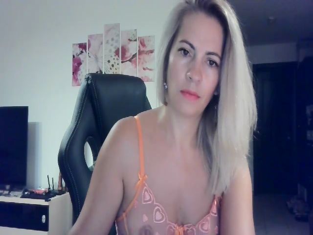 Live sex webcam photo for NlGHT_WlSH #274405127