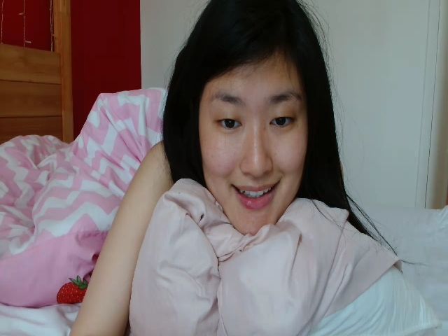 Live sex webcam photo for NomiLee_20 #273898915