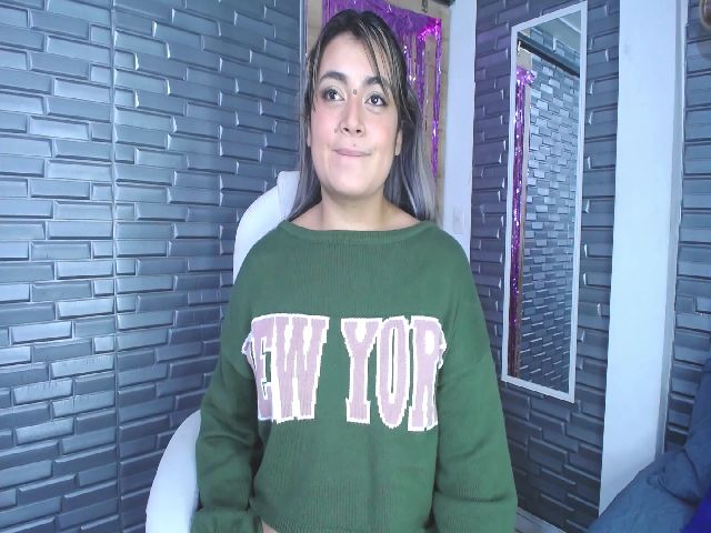 Live sex webcam photo for Noonalatin #271961824