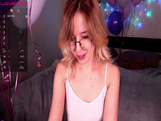 Live sex webcam photo for Nura_vura #272056131