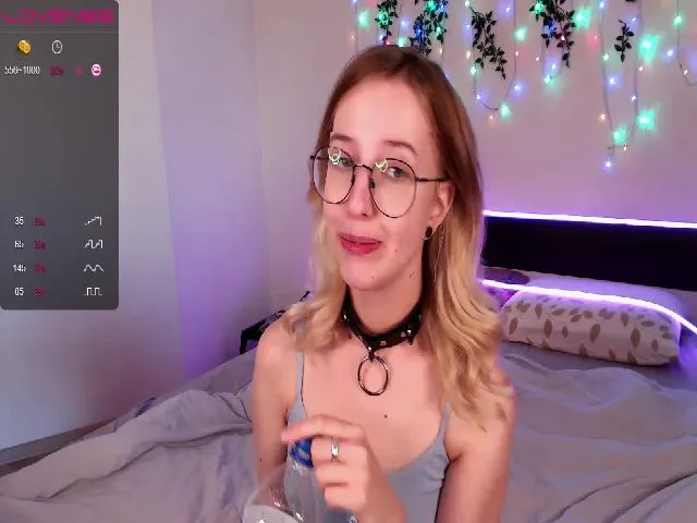 Live sex webcam photo for Nura_vura #273503293