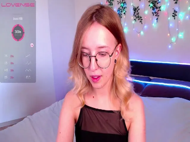 Live sex webcam photo for Nura_vura #273739646