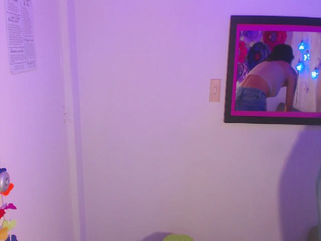 Live sex webcam photo for NyahMackenzie #273370281