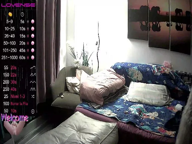 Live sex webcam photo for NyxSweetPea #272353376