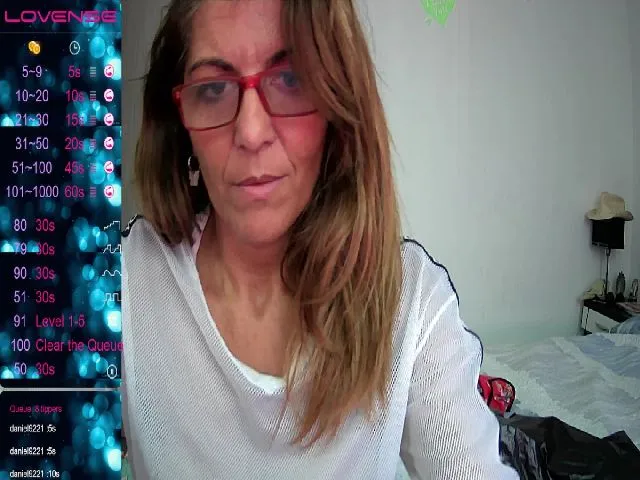Live sex webcam photo for NyxSweetPea #272844908