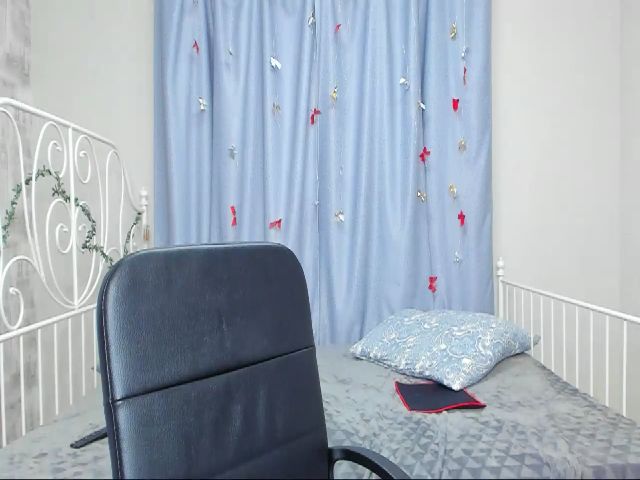 Live sex webcam photo for O1iv1a #272289015