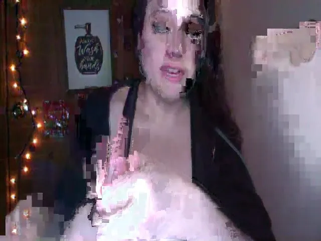 Live sex webcam photo for Oephilia #272173299