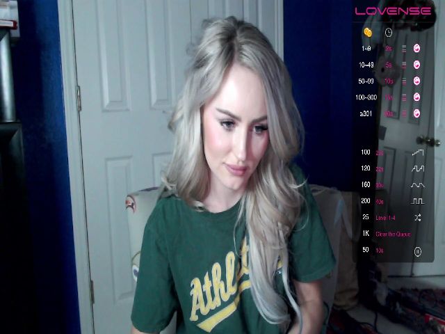 Live sex webcam photo for Officialelsa #272065551