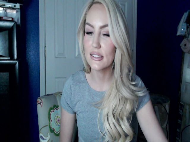 Live sex webcam photo for Officialelsa #272534819