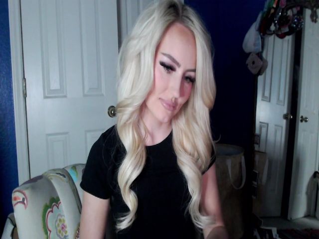 Live sex webcam photo for Officialelsa #273227258