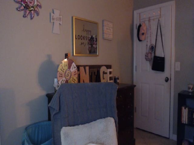 Live sex webcam photo for OhYesCeleste #272008165