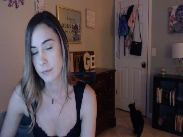 Live sex webcam photo for OhYesCeleste #272353132