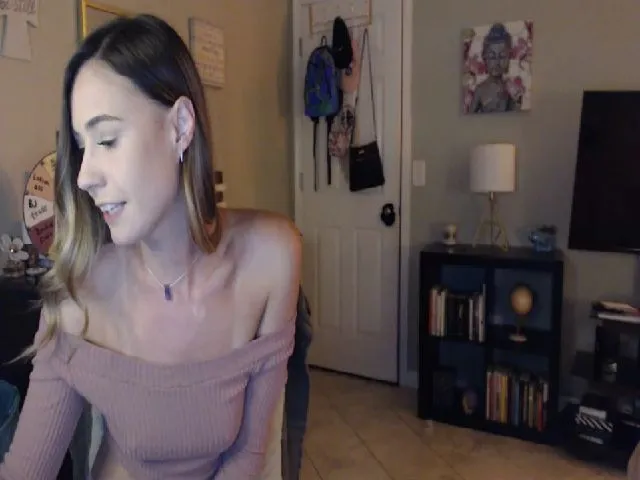 Live sex webcam photo for OhYesCeleste #272951622