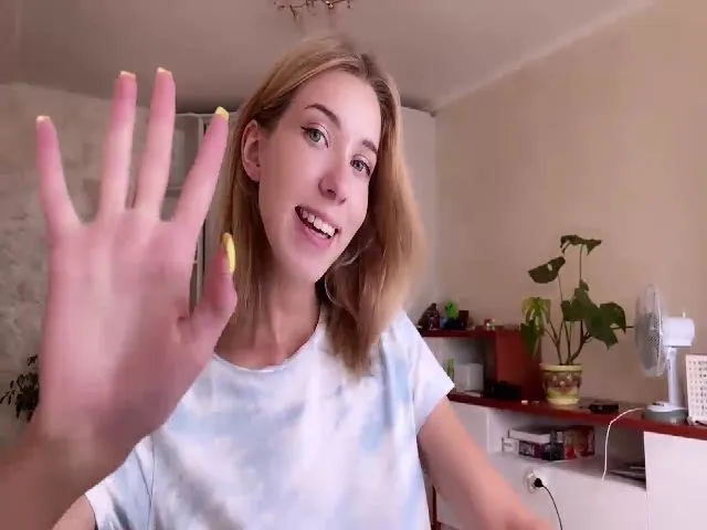 Live sex webcam photo for OhhMyCherry #274237353