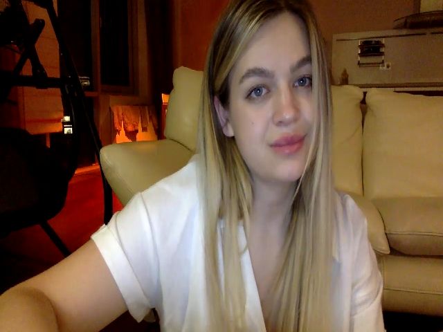 Live sex webcam photo for OhhPolly #272737506