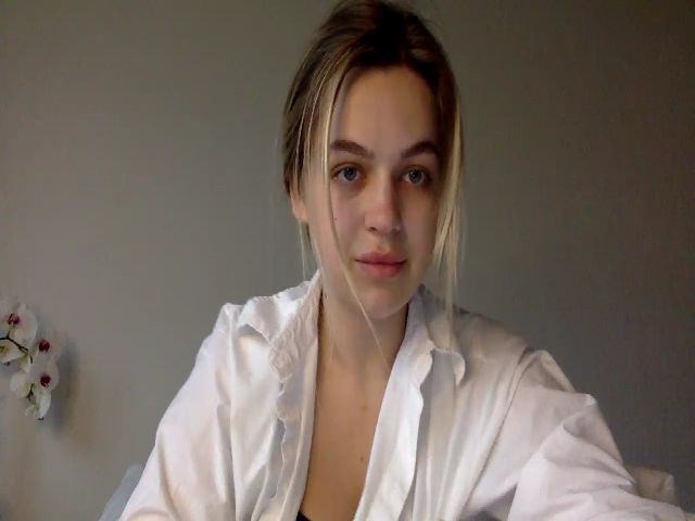 Live sex webcam photo for OhhPolly #273479980