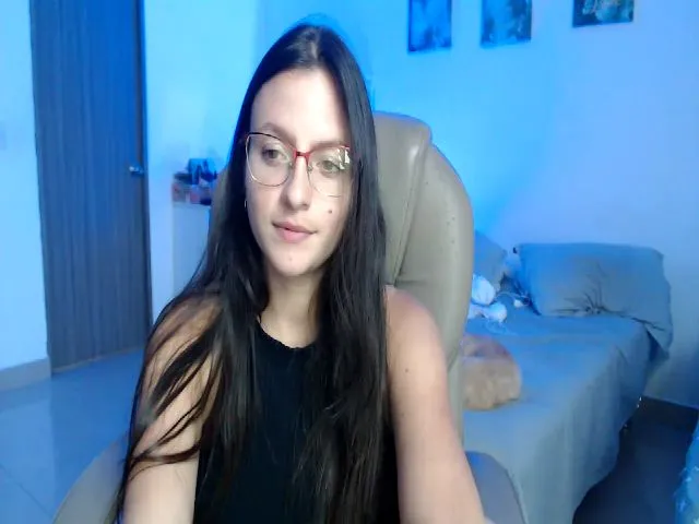 Live sex webcam photo for Ohmiax #274098244