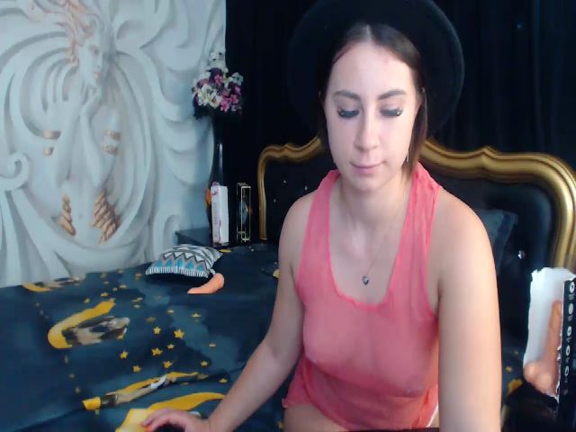 Live sex webcam photo for Oliviaspencce #273501242