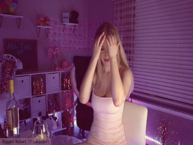 Live sex webcam photo for OliviaxFaye #272773403