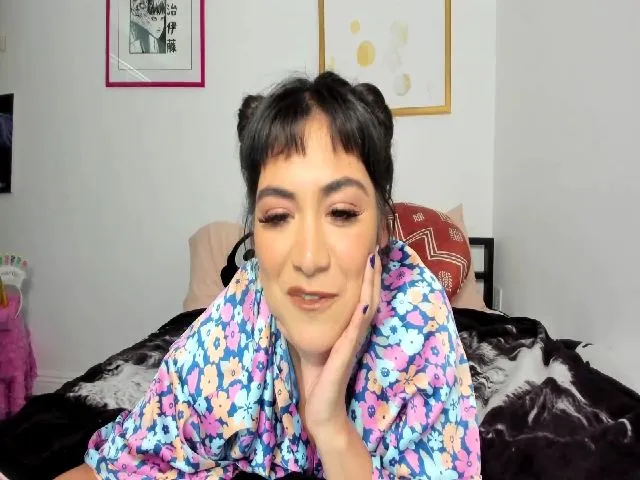 Live sex webcam photo for Ollyraymoon #273619717
